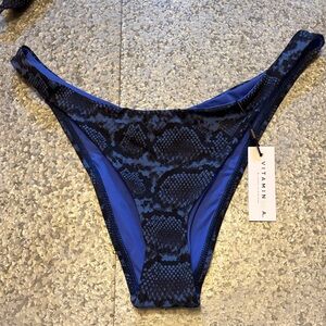 NWT VITAMIN A Women’s Size Med Bikini Bottom Blue/Black Reptile MSRP $90